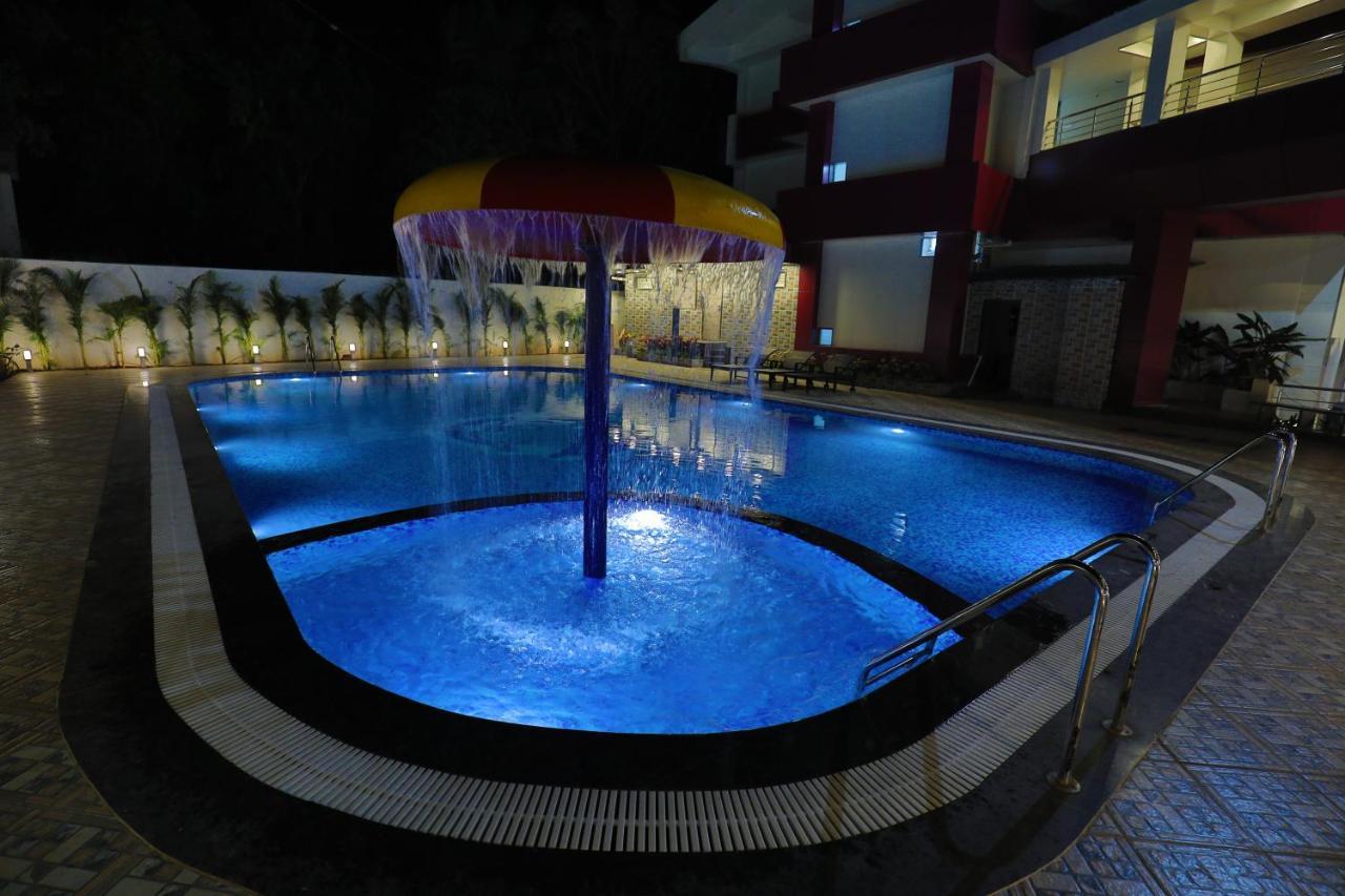 Imperial Grande Resort Lonavala Eksteriør bilde