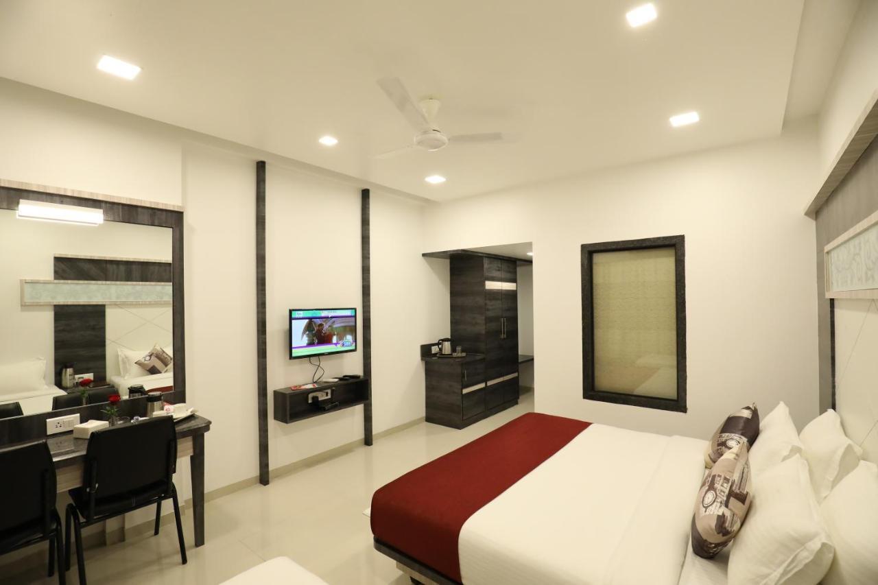Imperial Grande Resort Lonavala Eksteriør bilde
