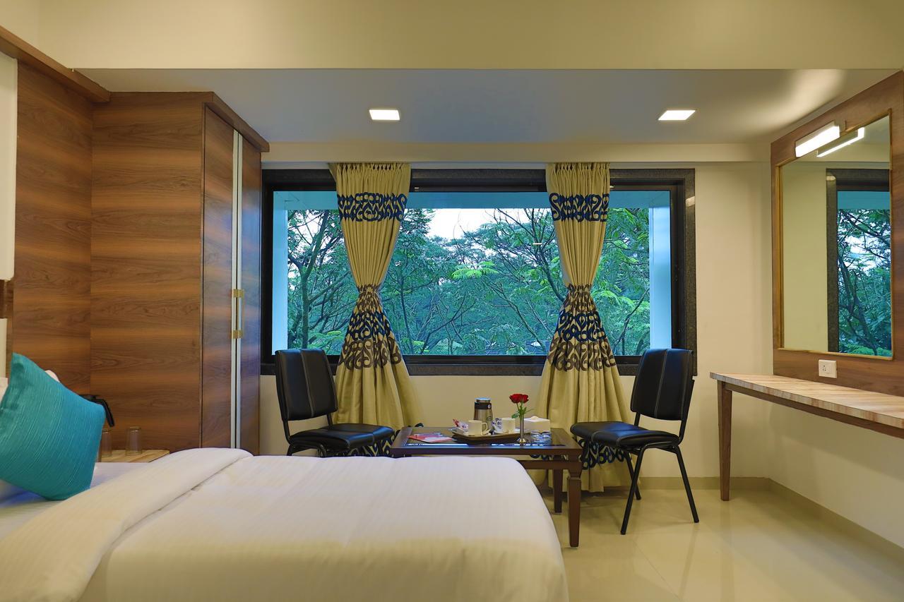 Imperial Grande Resort Lonavala Eksteriør bilde