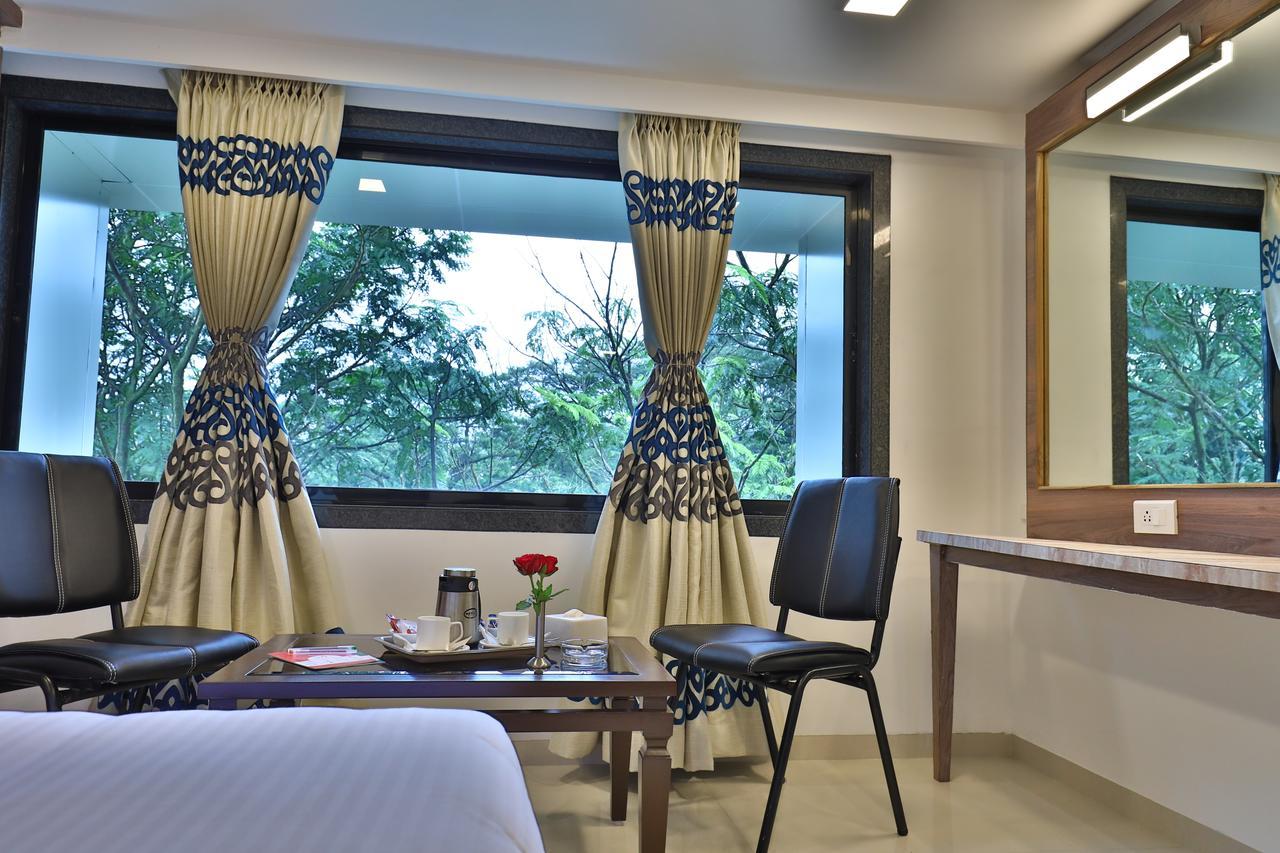 Imperial Grande Resort Lonavala Eksteriør bilde